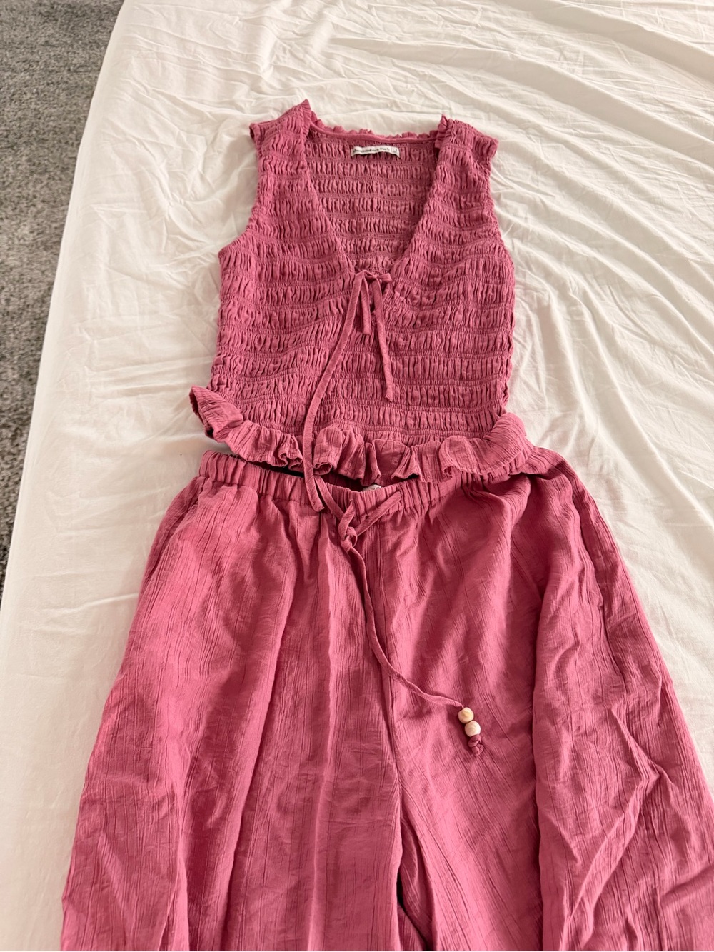 Abercrombie & Fitch Rose-Pink Sleeveless Smocked top and pants set - Picture 2 of 4
